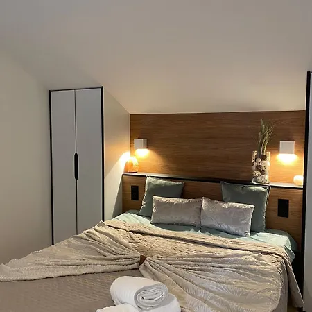 Paray- Orly - Parking Prive * Paray-Vieille-Poste